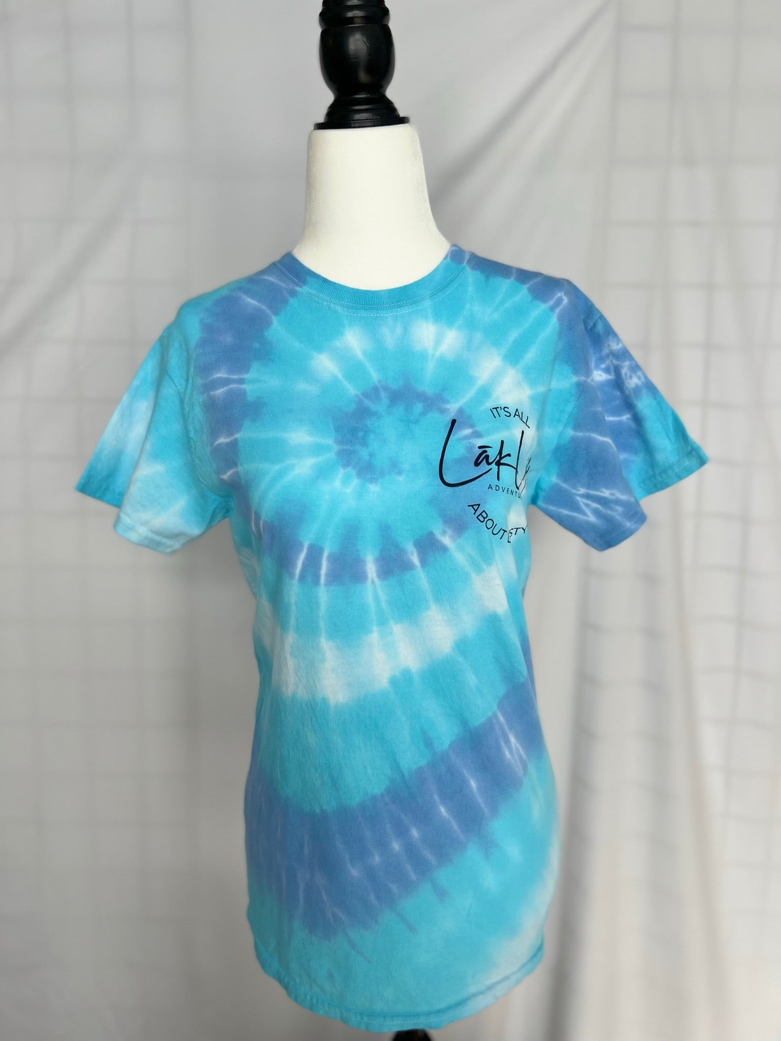 Tie-Dye Wildflower  – UNISEX Short Sleeve T-shirt